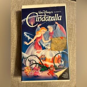 Walt Disney’s Classic Cinderella VHS Tape